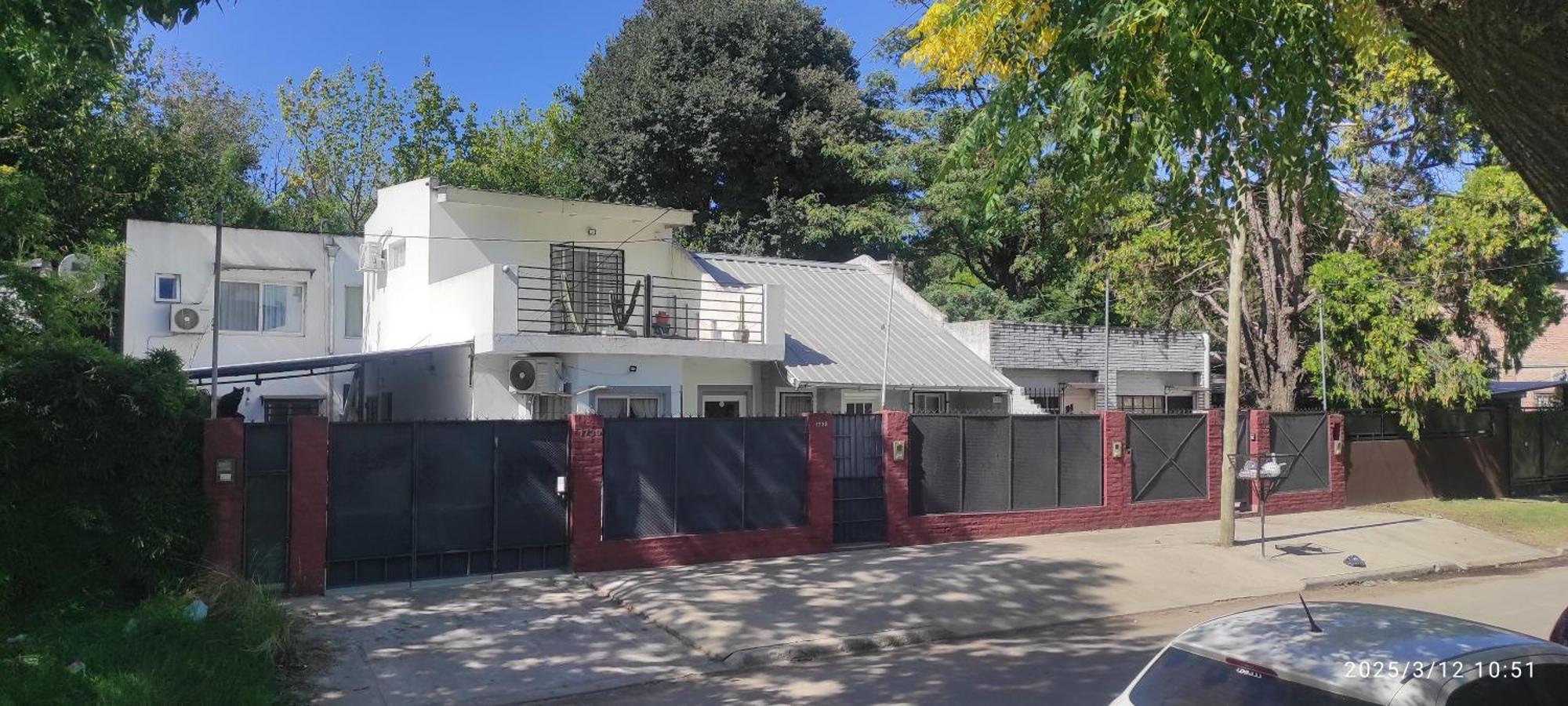 Ezeiza 1 Nuestro Lugar A 15 Minutos Del Aeropuerto Tranfer Opcional Desde Y Al Aeropuerto De Ezeiza Las 24 Horas Pet Friendly Luaran gambar